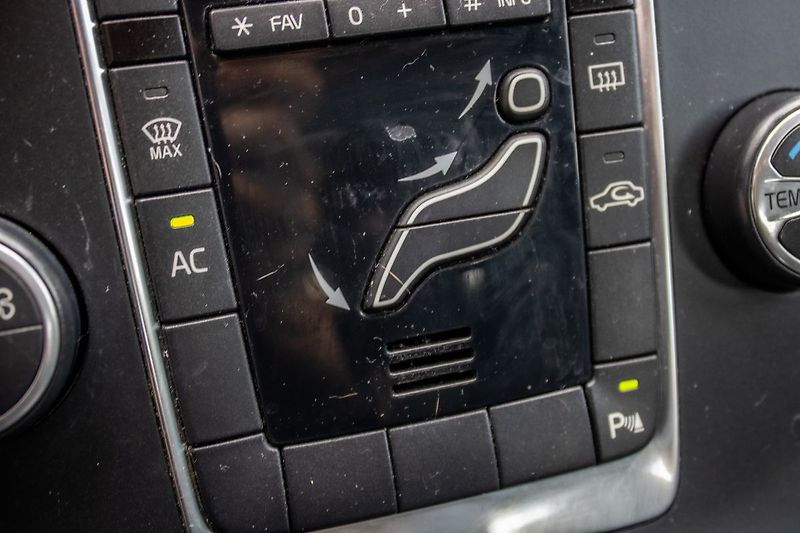Volvo S60 (2011) 2011 149kW FWD - fotka 19 z 28