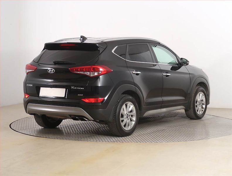 Hyundai Tucson (2017) 1.6 T-GDI, 4X4, Serv.kniha - fotka 5 z 19