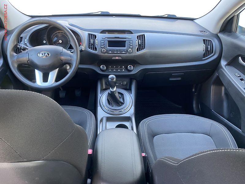 Kia Sportage (2012) 1.6 GDi, ČR, Active, AC - fotka 8 z 15
