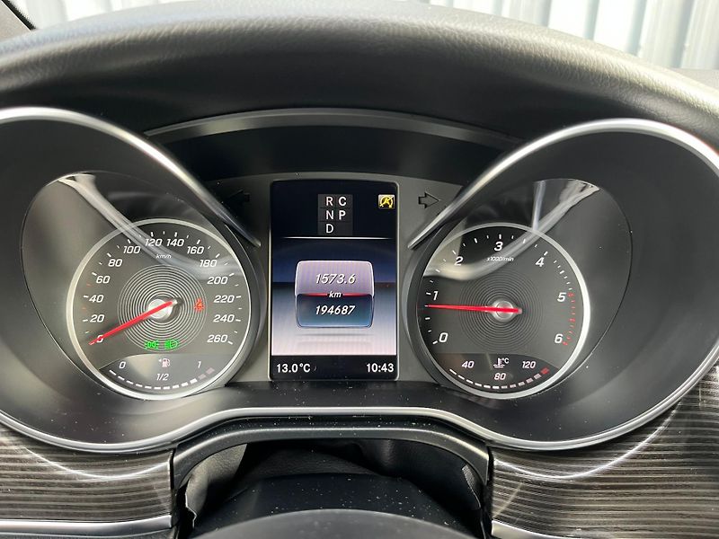 Mercedes-Benz Třídy V V300d Avantgarde 4MATIC / DPH  - fotka 13 z 29