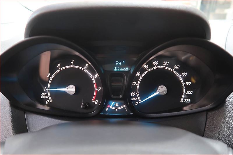 Ford Tourneo Courier (2018) Trend 1.0 EcoBoost, 5Míst, ČR - fotka 11 z 16