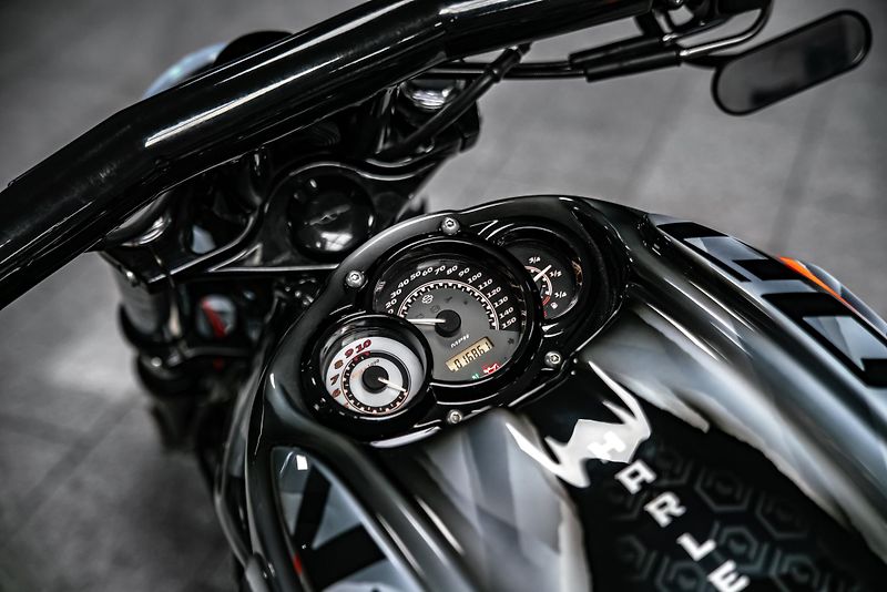 Harley-Davidson VRSCF V-Rod Muscle CUSTOM ÚPRAVA - fotka 20 z 21