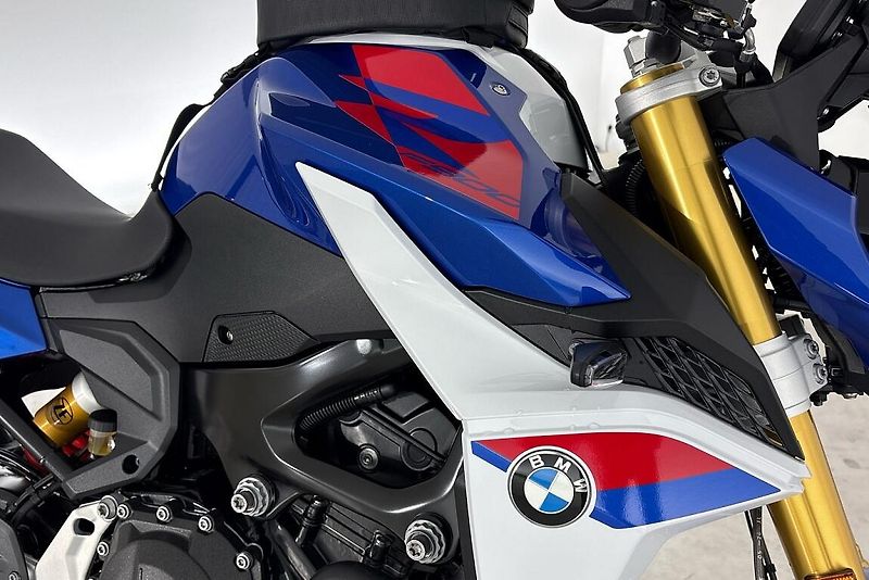 BMW F 900 R A2 - fotka 11 z 14