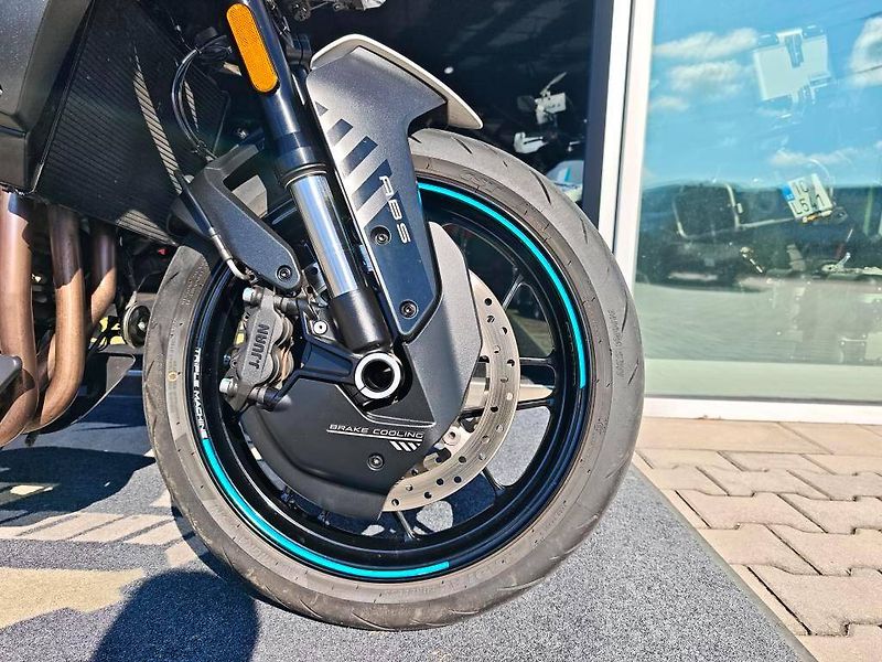 CFMOTO (2025) 675 NK - fotka 12 z 20