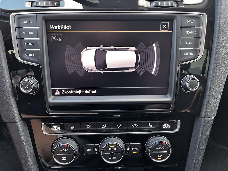 Volkswagen Golf 2.0 TDi 110kw plný servis!  - fotka 18 z 24
