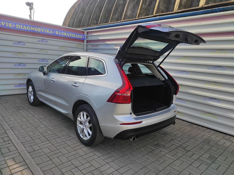 Volvo XC60 2,0 D3 Drive-E, Momentum Pro - fotka 40 z 41