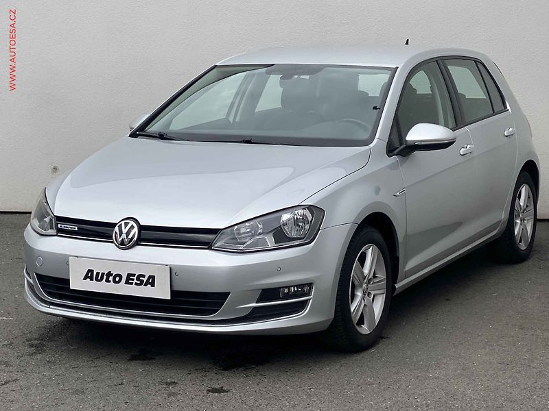 Volkswagen Golf (2017) 1.4 TGi, ČR, Highline - fotka 3 z 17