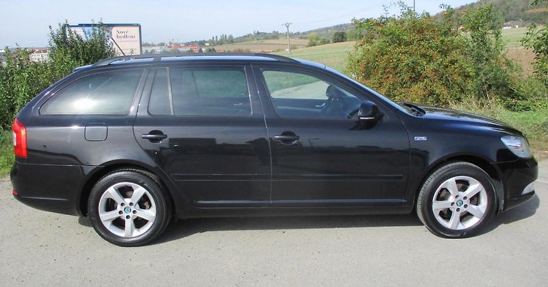 Škoda Octavia 1.2 TSi*TAŽNÉ*L+Z PNEU*VÝHŘEV - fotka 6 z 43
