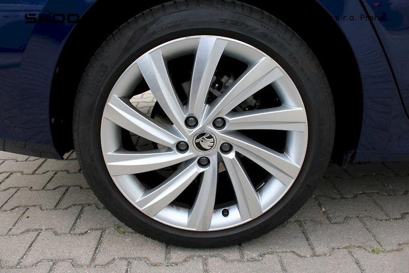 Škoda Octavia (2024) 2.0 TDI 110 kW Style - fotka 25 z 25
