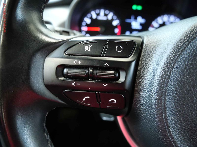 Kia Rio (2019) 1.2i, ČR, AC, park.asist - fotka 15 z 19