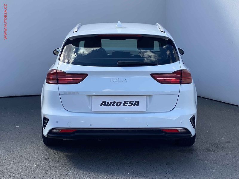 Kia Ceed (2021) 1.5T-GDI, ČR, AC, temp - fotka 5 z 17