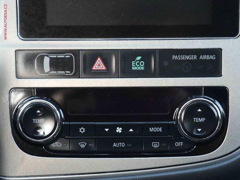 Mitsubishi Outlander (2017) 2.0MiVEC 4WD, AT, +kola - fotka 13 z 16