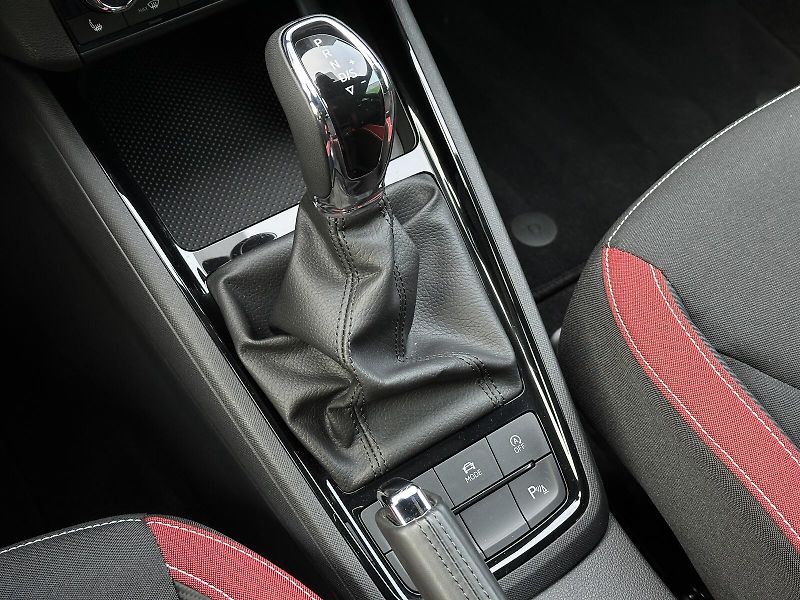 Škoda Kamiq 1.5TSi DSG Monte Carlo V.Cockp - fotka 36 z 48