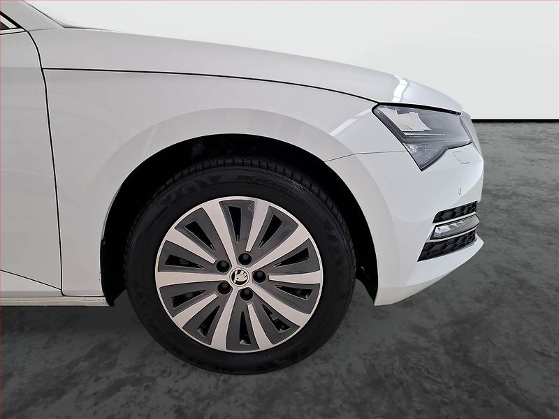 Škoda Superb (2022) 2.0 TDI, Automat, Kůže, Navi - fotka 15 z 20