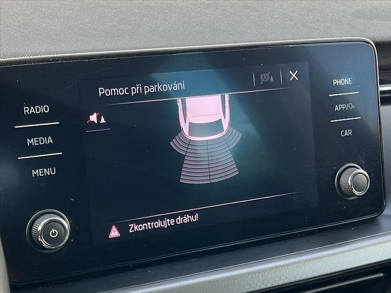Škoda Scala 1,0 TSi 81kW AMBITION - fotka 17 z 24