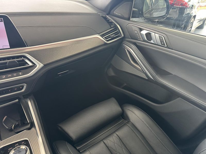 BMW X6 (2019) 40i REZERVACE - fotka 31 z 43
