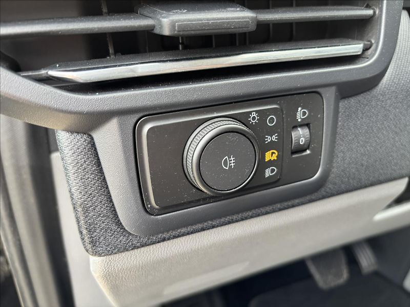 Ford Tourneo Custom 2,0 EcoBlue 125kW L2 Titanium - fotka 28 z 44