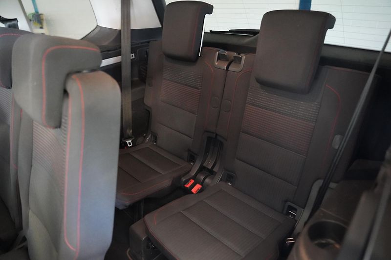 Volkswagen Touran - fotka 24 z 24