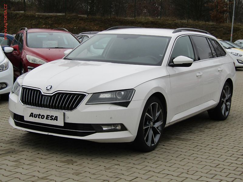 Škoda Superb (2018) 2.0 TDi, ČR, DSG, bixenon - fotka 3 z 18