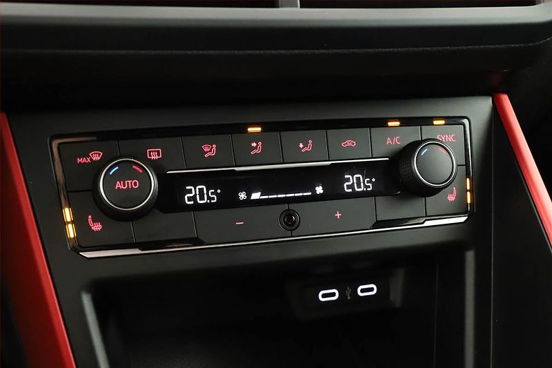 Volkswagen Polo (2020) 2.0 GTI, Automat, Tempomat - fotka 18 z 21