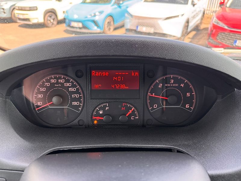 Peugeot Boxer (2021) L2H2 2.2 BlueHDI (140k) 6MT - fotka 14 z 20