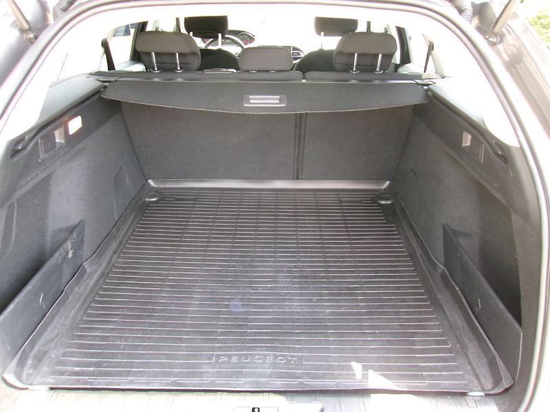 Peugeot 308 (2020) SW - fotka 18 z 25
