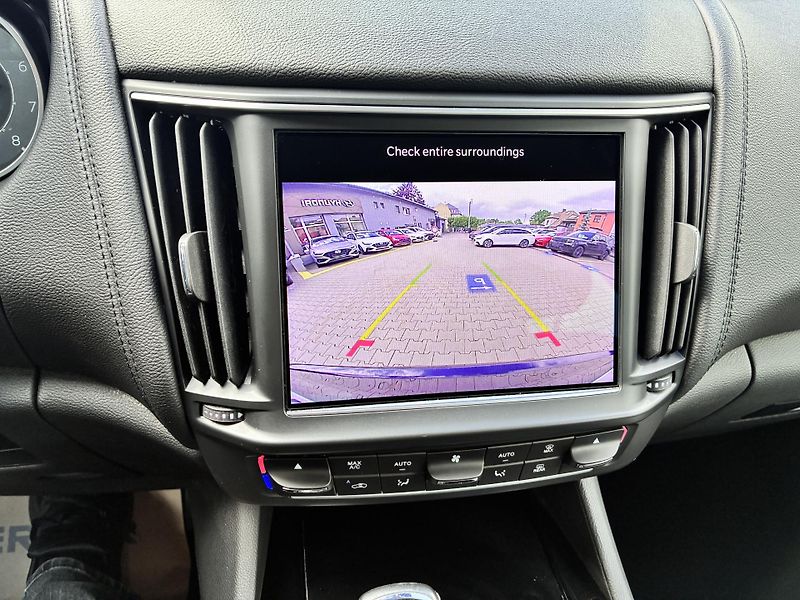 Maserati Levante 2.0l 243kW GT Hybrid 4x4       - fotka 23 z 41