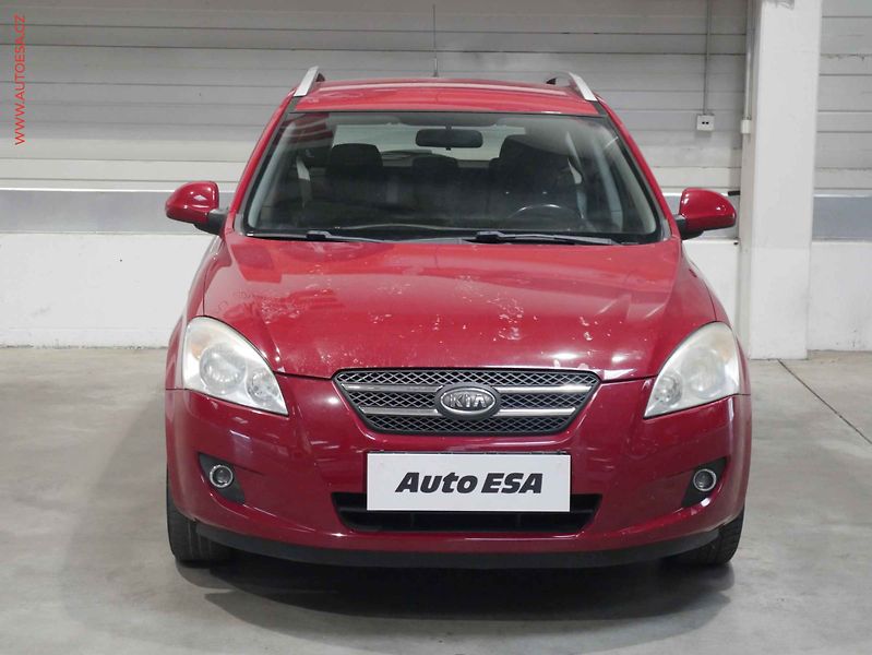 Kia Ceed (2009) 1.4i, 1.maj,ČR, AC - fotka 2 z 16