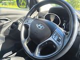 Hyundai ix35 2.0D4X4,90KM,MAX VÝBAVA,KRÁSNÝ - náhled 17