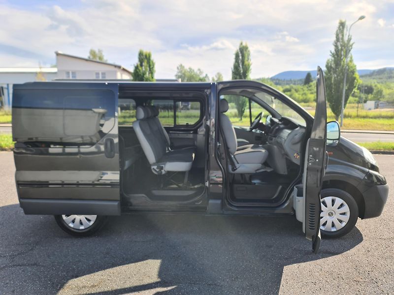 Opel Vivaro (2011) 2.0 CDTi 84-KW 8-MÍST OLOMOUC - fotka 1 z 75