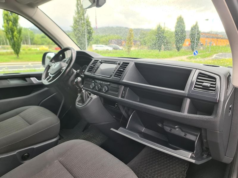 Volkswagen Transporter (2016)  CARAVELLE T6 2.0 TDi OLOMOUC - fotka 32 z 86