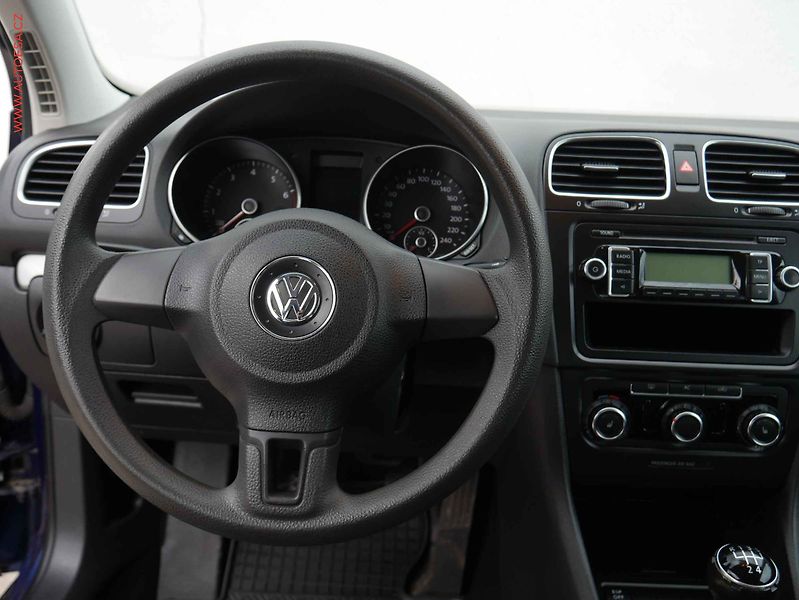 Volkswagen Golf (2009) 1.4i, AC, výhřev sed - fotka 13 z 14