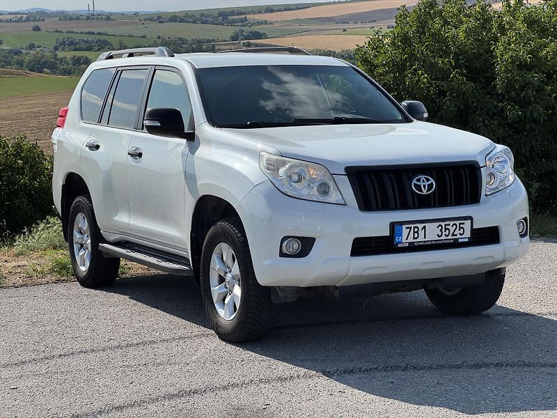 Toyota Land Cruiser 3.0 D-4D 127 kW AUT Tažné - fotka 5 z 36