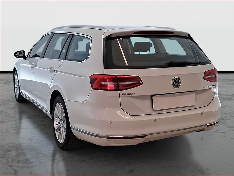 Volkswagen Passat (2017) Highline 2.0 TDI, Kůže - fotka 4 z 20