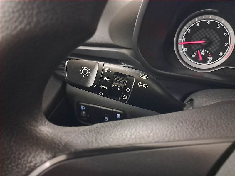 Hyundai i20 (2022) 1.2 MPI - fotka 15 z 16