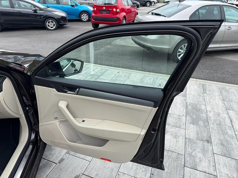 Škoda Superb (2016) Style Plus 2.0 TDI 110kW - fotka 25 z 30