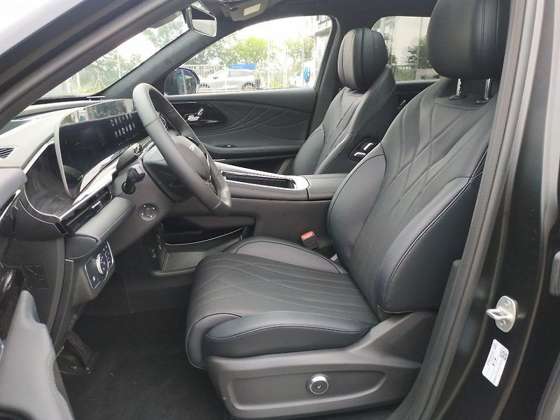 Omoda 9 Premium 1.5 PHEV AWD AT, SKLAD - fotka 11 z 31