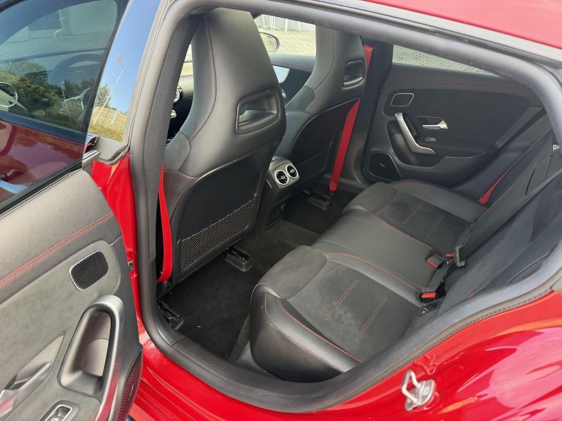 Mercedes-Benz CLA AMG CLA 35 225kW automat kůže  - fotka 20 z 23