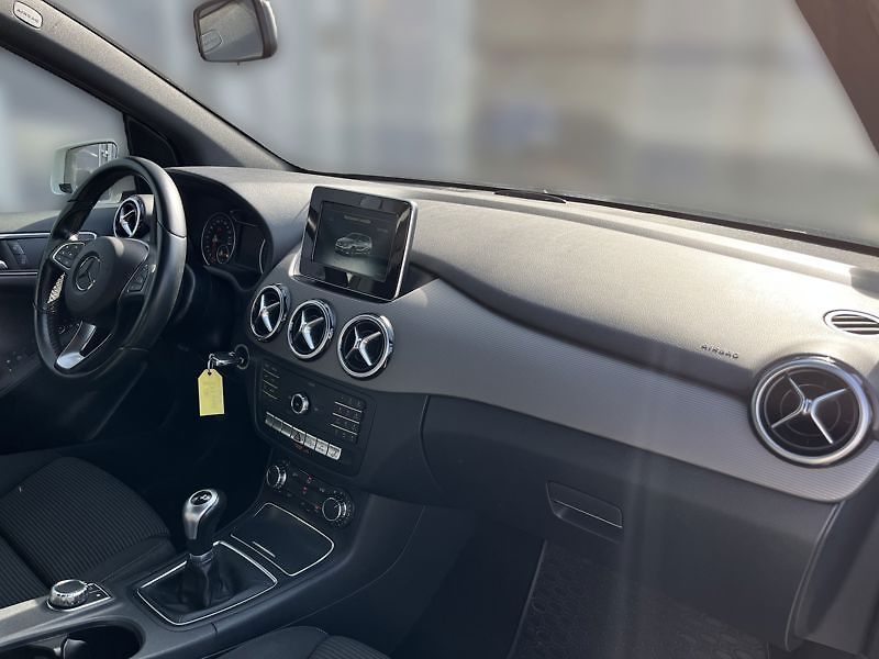 Mercedes-Benz Třídy B 180 - fotka 15 z 17