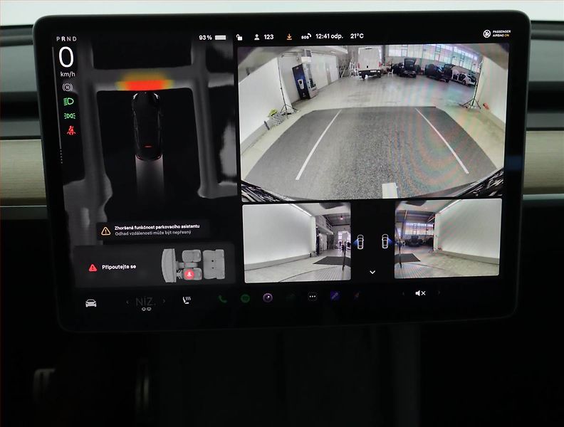 Tesla Model Y (2022) Performance 79kWh, SoH 92% - fotka 17 z 22