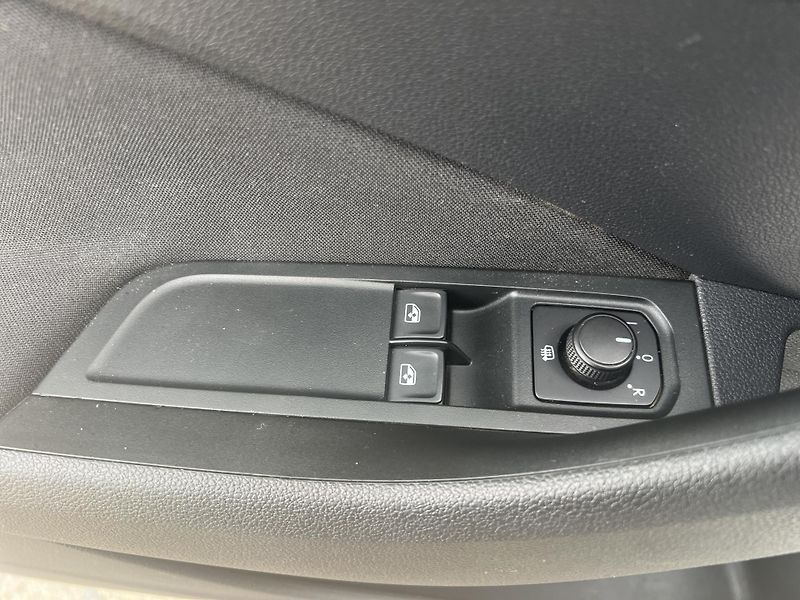 Škoda Kamiq 1.0TSi 81kw KAMERA TAŽNÉ ALU - fotka 12 z 46