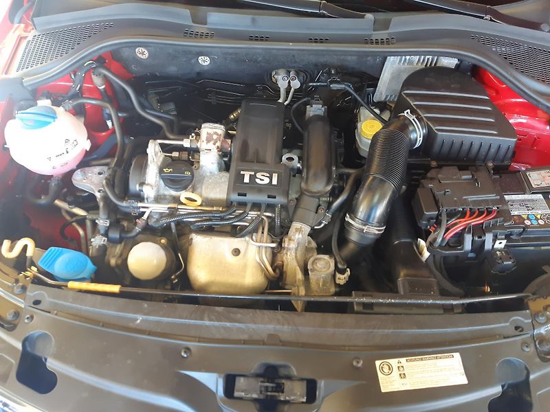 Škoda Rapid 1.2 TSI SPORT ZADÁNO !! - fotka 21 z 22