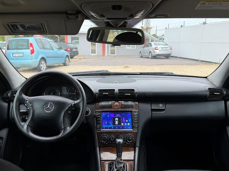 Mercedes-Benz Třídy C C 220 CDI Avantgarde - fotka 21 z 28