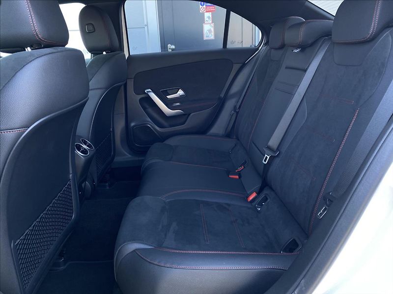 Mercedes-Benz Třídy A A 200 AMG sedan - fotka 11 z 27