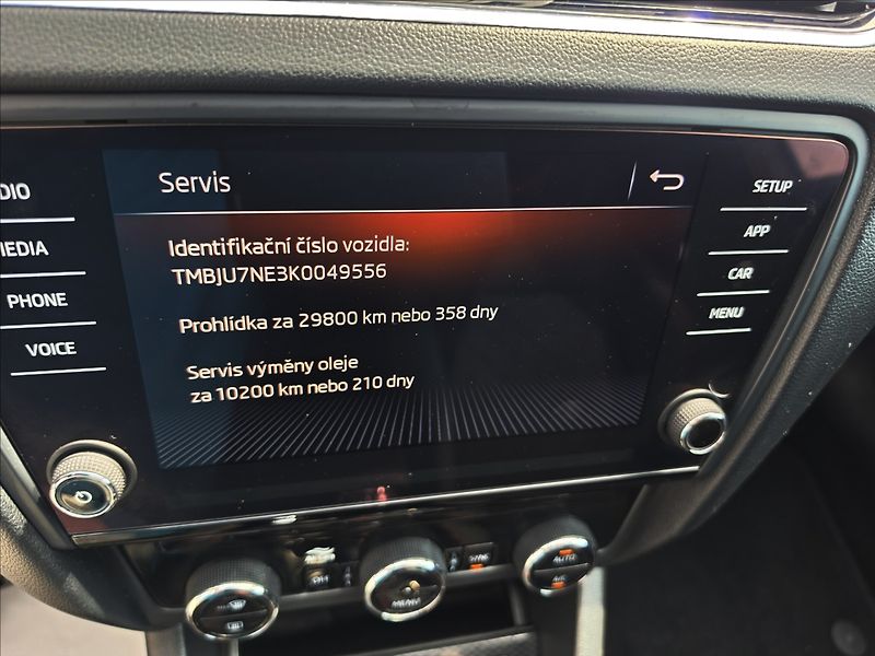 Škoda Octavia III 2,0 TSi 180KW RS Panorama - fotka 18 z 44