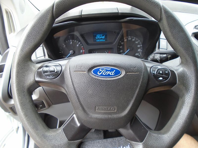 Ford Transit Custom (2015) 2.2 TDCi 6 míst, klima - fotka 20 z 25