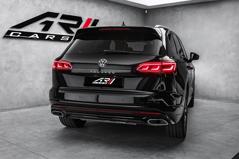 Volkswagen Touareg R-line 4M Vzduch IQ Ergo - fotka 6 z 24