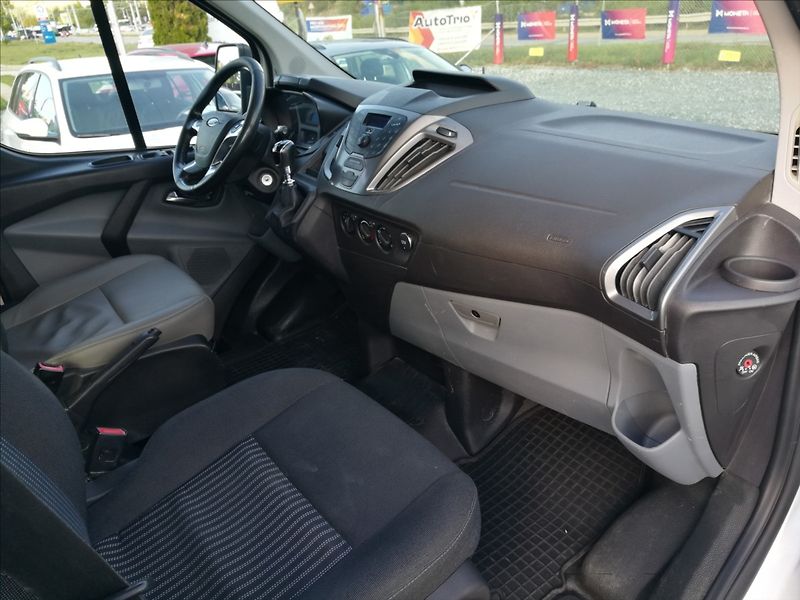 Ford Transit Custom 2,0 TDCi 8 míst - fotka 16 z 24