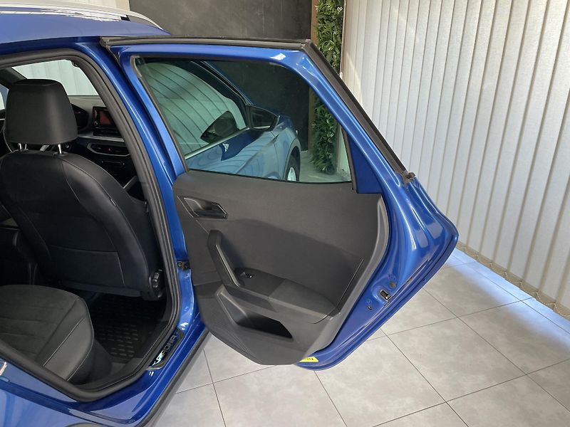Seat Arona 1.0 TSi FR  ČR 1.MAJ ZÁRUKA  - fotka 14 z 26