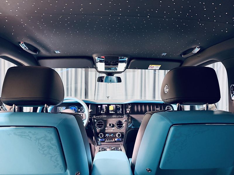 Rolls-Royce Cullinan (2026) Black*Bad*SHOOTING STARS*TIFFA - fotka 43 z 49